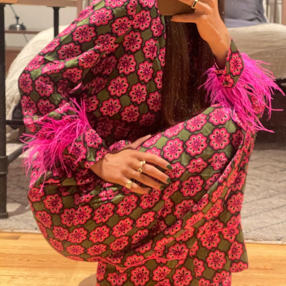 NWT LE CAFE NOIR PARADISE SET comes with M blouse and M pants